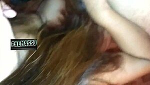 Mexikanische Schlampe vorgebeugt für Kunden, bettelt um blanken Lutsch und Sperma im Mund