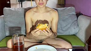 Dan 5 od 100: Jem fantov semen, hrana in sperma za desert