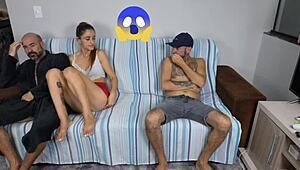 Жена се перчи пред приятеля на мъжа си с горещ минет и догистил.