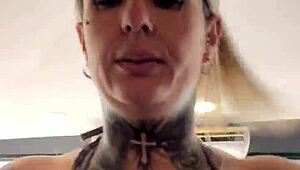 Sitting on dick while doing gym exercises feels amazing!