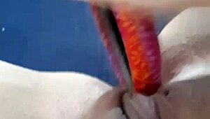 Amateur Teen 18+ Mastubiert Mit Dildo 2!