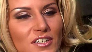 Ох, тази секси руса милф я навеждат за ръчна и каубойска акция