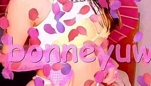 i got some cute fotitos and video of rosa with pigtails.