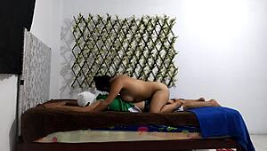 mijn stiefmoeder vraagt om pik en ik geef het haar als de slet die ze is