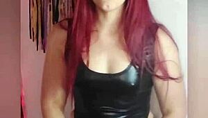 הגברת שלך לוקחת אותך בסטרפון ומראה מי הבוס!