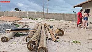 Carpenter Gets Surprised By Owners With Payment