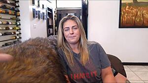 Разведенная мама друга хочет потренироваться со мной в ролевой игре свингеров часть 1 с Clover Baltimore 😏