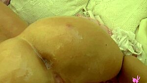 Kurus Kali Masukkan Mainan Ke Faraj Ketat Dan Jari Ke Pantat 😏