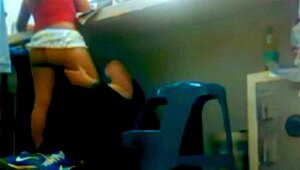 mientras estoy trabajando el hijo del patron me mete la verga