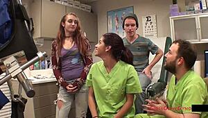 Ami Rogues ydmykende sykepleierundersøkelse med vibrator