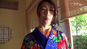 Is Ayumi Shinoda The Sexiest Mature AV Actress?