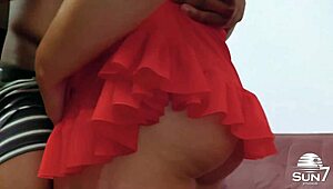 Cara, aquela milf deliciosa cai e fode pau preto grande numa rapidinha