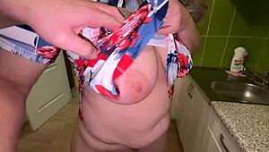 Mama vitregă a pregătit o masă specială pentru fiul vitreg cu oral și anal în loc de prânz