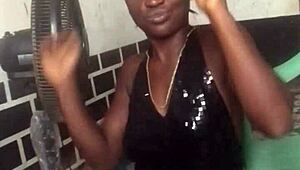 i'm the crazybitch loving to twerk naked in sexy clothes