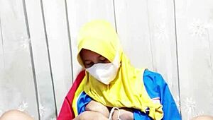 Hijab Girl Masturbates With Dildo Before Work!