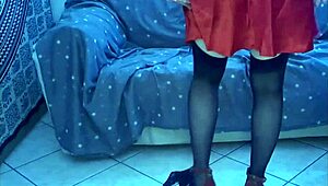 Ballerina masturbates with dildo in nylon stockings