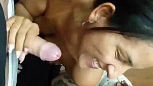 我们叫派对猛男排口交队，用鸡巴猛打我脸