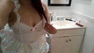 ginger paris sexy princess rubbing pussy