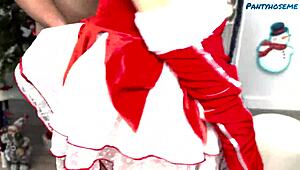 kitti li gets red pantyhose and two cocks for christmas 🎄