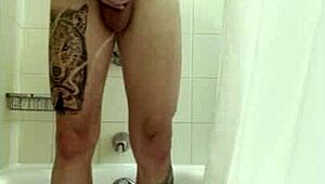 oh man, that bath scene with groping and handjob is so hot 😍