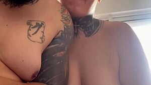 Vizinho Me Olhando, Chamei Corno Marido Pra Chupar Enquanto Ele Vê