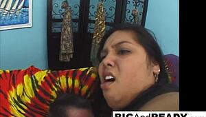 Loralei Givemore antaa suihinoton sitten ajaa kyrpää kovaa