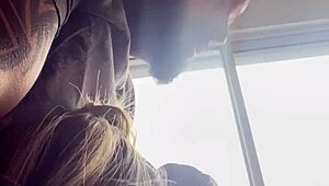 Vizinho Me Olhando, Chamei Corno Marido Pra Chupar Enquanto Ele Vê