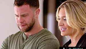 Titta på Ella Reese får sin fitta knullad hårt i nurumassage.