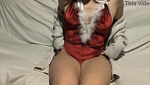 A teen girl dressed as Santa masturbates alone during the holiday season.