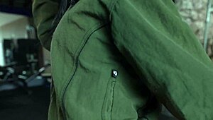 Spänd när två killar vill knulla mig på gymmet