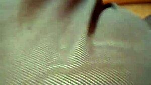 Gretala Flashes Her Trimmed Pussy Maturely 😏