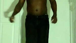 Aku putuskan tukar tarian utama dari versi HEART BREAK LLAMASR ke versi HEART MAKE LLAMASR