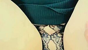 me cojo a mi esposa con su vestido puesto tacones y su cachetero de encaje