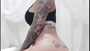Novinha safada sentando no consolo rachell miranda.