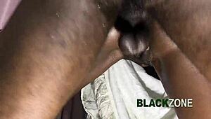 Její nadržený přítel ji šuká zezadu v kostýmech, mladá 18+ s malýma cickama a úzkou prdelí