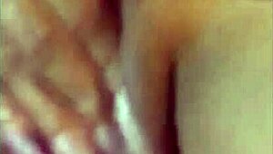 Hey, check this rica masturbada in my cozy camita with a dildo 😘