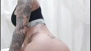 Novinha safada sentando no consolo rachell miranda.