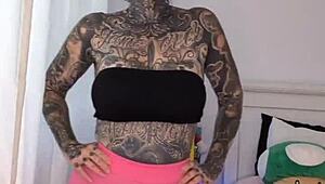 Melody Radford Tries On Gym Tights!