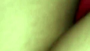 me quedo con mi hermanastra tomar una siesta y follamos sin querer