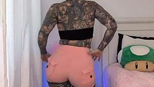 Melody Radford Tries On Gym Tights!