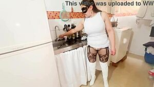 i seduce my stepson with my giant cameltoe in usa.