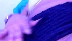 Kosketan itseäni pornosta kuumetessa 😈