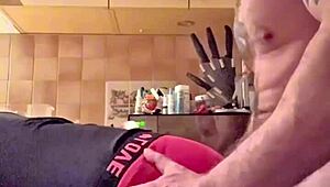 I watch her get ass to mouth cumshot