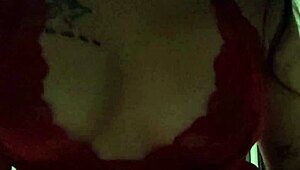 大きな揺れるおっぱいでアジアンミルフがハードチンポにバウンス