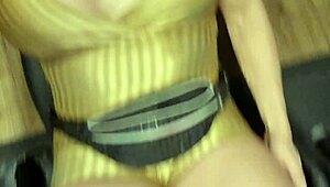 Conheci a loira da buceta inchada na academia