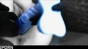 Sensuele anaal neukpartij ramt perfecte kont van geile brunette Hongaarse milf