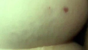 زوجة ساخنة نيك شرجي أول مع بي بي سي... أوبس، قصدت تبكي