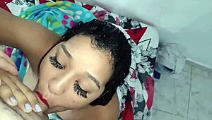 Es toda tímida pero si sabe chupar polla está colombiana embarazada