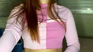 ruiva sentando no pau preto