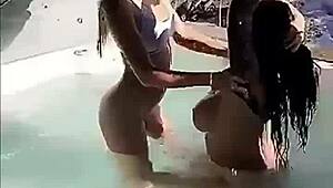 horny lesbians helping each other 😏